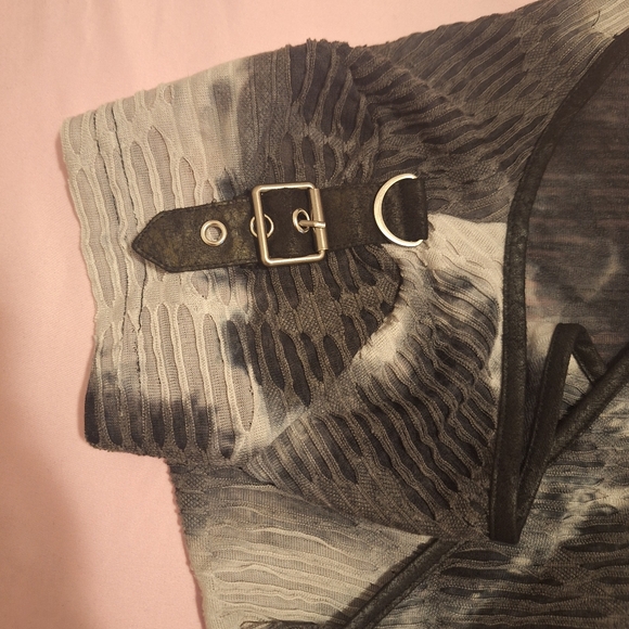 Punk Rave distressed wrap-around crop top - Picture 3 of 5